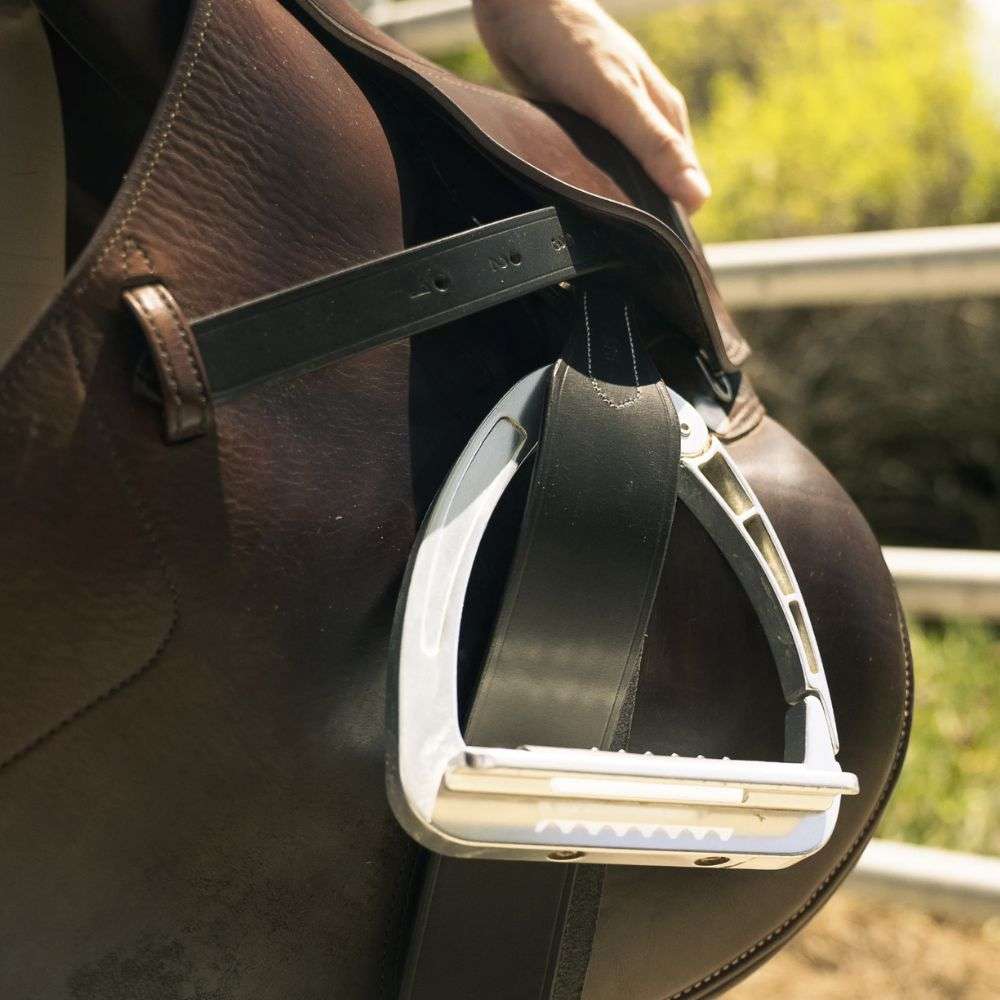 millbrook wide english stirrup leathers