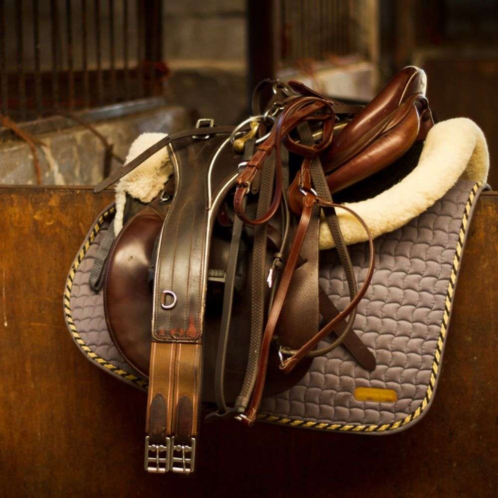 english saddle accessories fittings